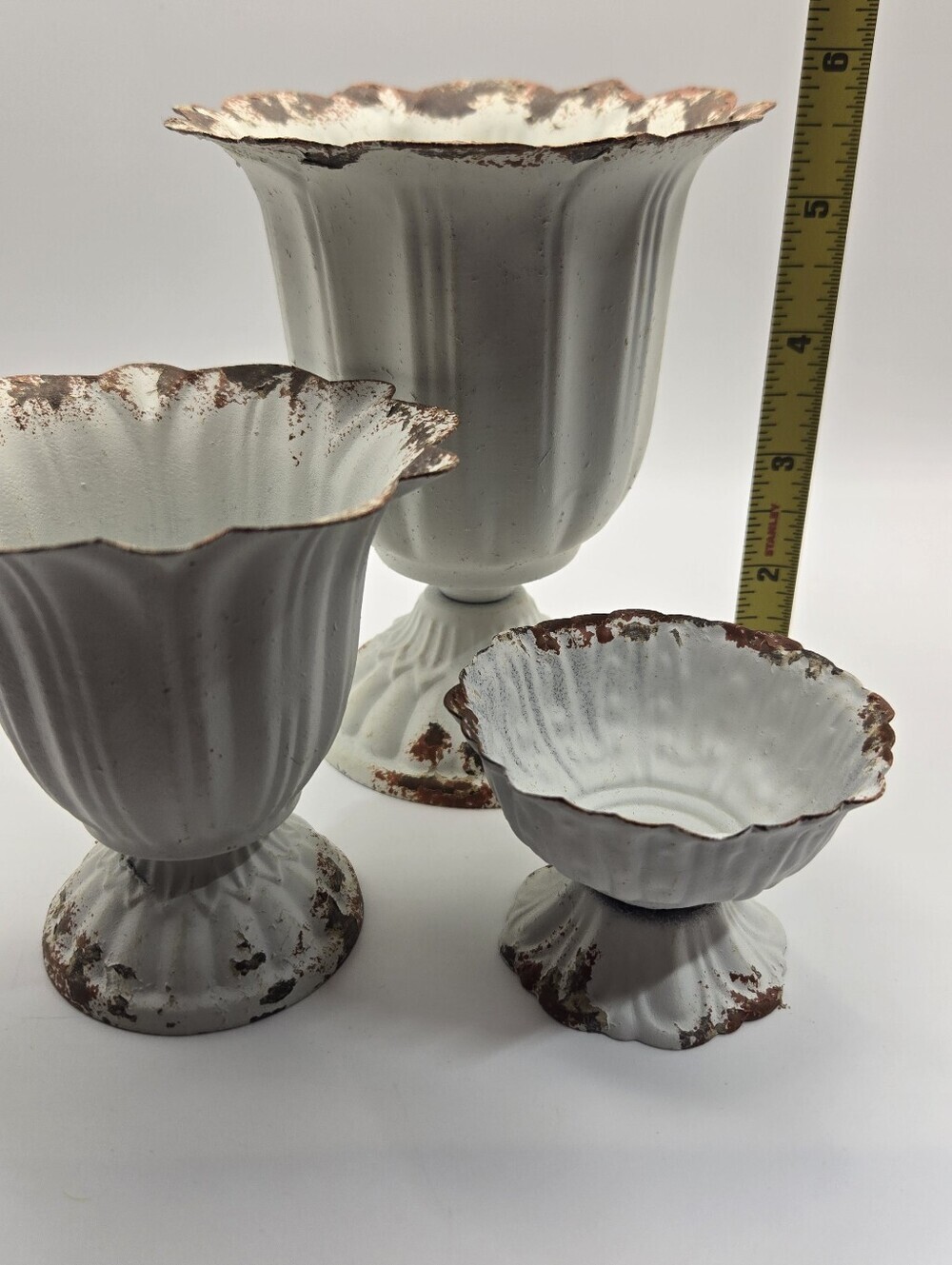 Set Of 3 Nesting Mini Planters Rustic Metal Scalloped Edges Home Decor - Picture 3 of 9